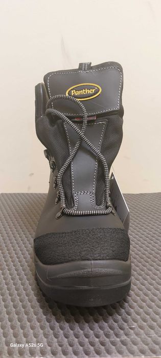 Продавам нови италиански черни естествена кожа работни обувки Panter