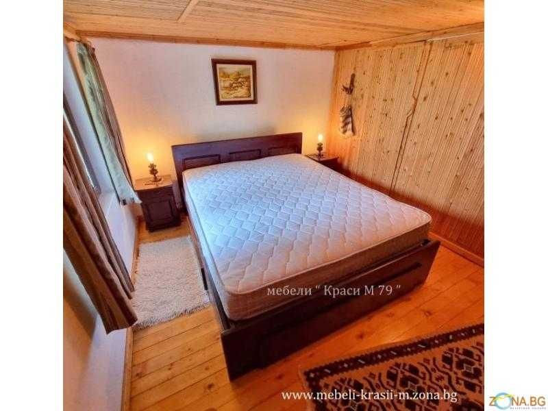 Спалня с 4 чекмеджета, с 2 високи табли -МАСИВ. Налична!