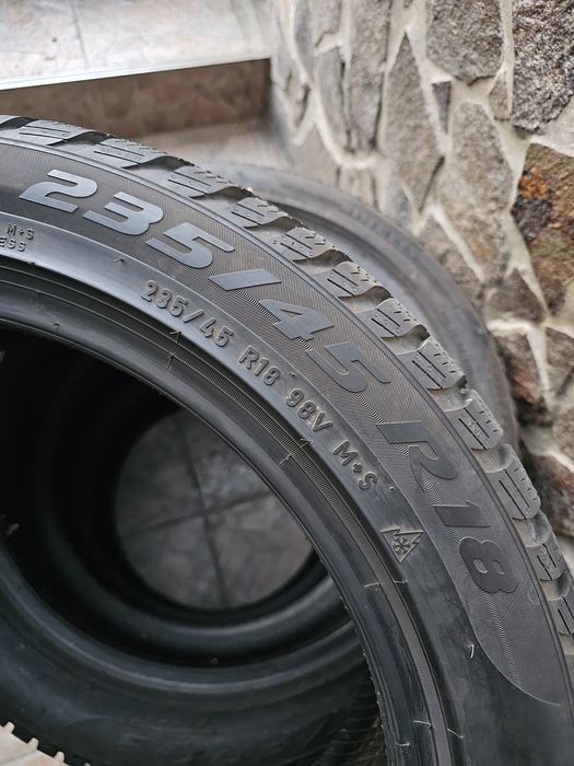 Anvelope Pirelli 235/45 R18 Iarna