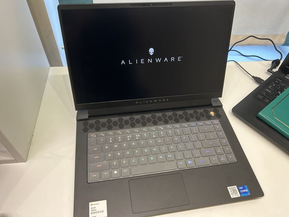 Ноутбук Dell Alienware m15 R7 Nvidia RTX3070 Ti