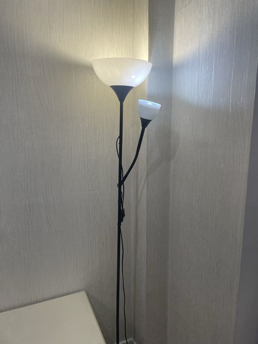 продается светильник