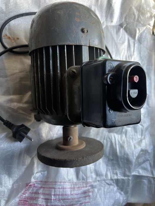 Наждак электрический.