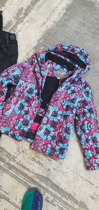 Продам лыжный костюм 44р