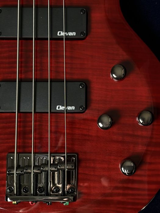 Clevan бас гитара