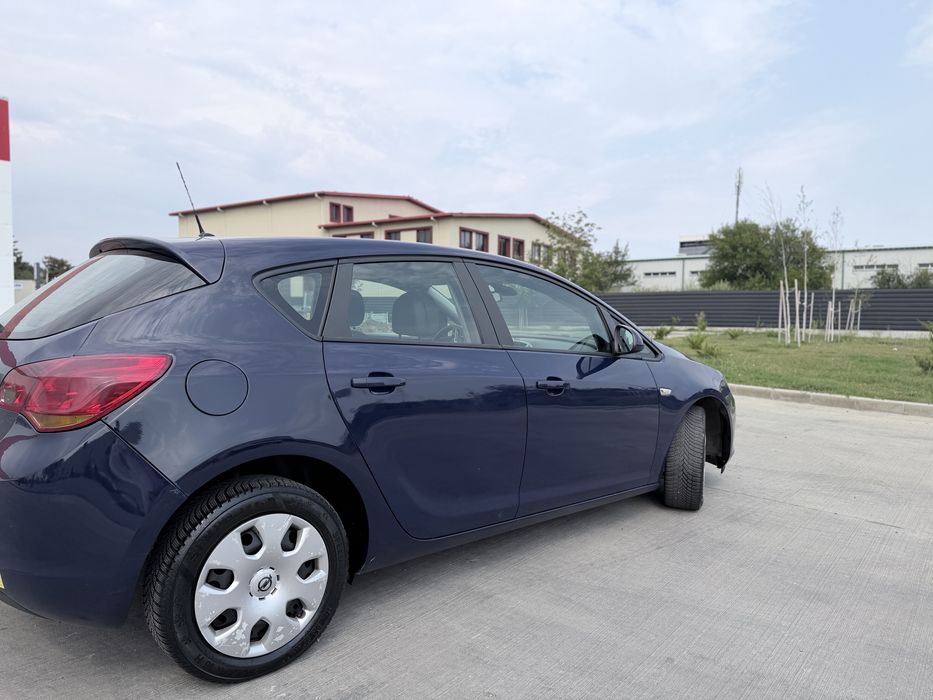 OPEL Astra 2011 — imagine 3