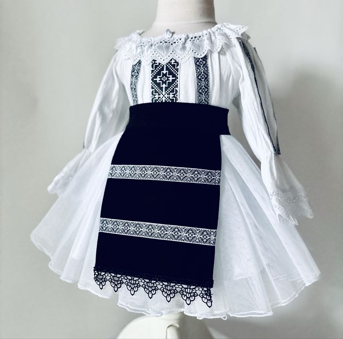 Costum popular fetite