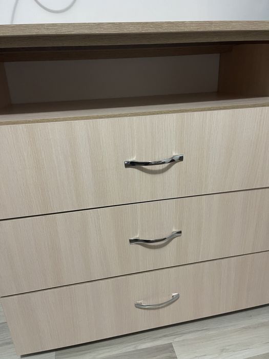 Vând mobilă dormitor