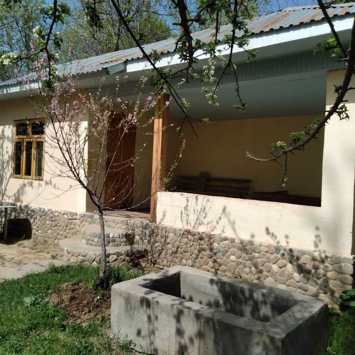 Продается дача 8+30 сот  в горах Хумсан