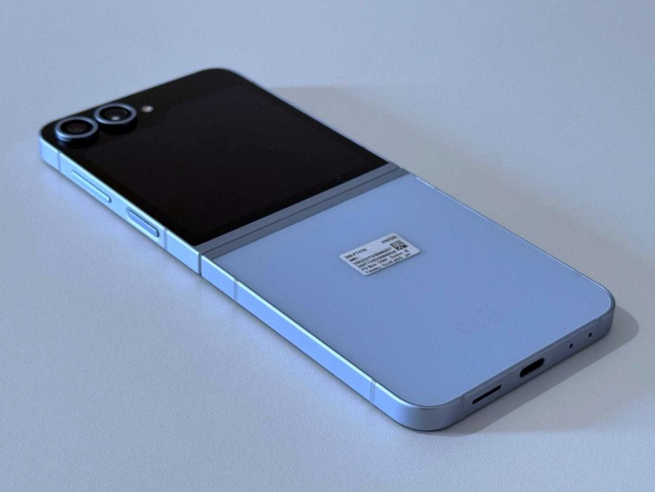 Бартер! Samsung Galaxy Z Flip 6 Blue (Син) 100% Батерия.