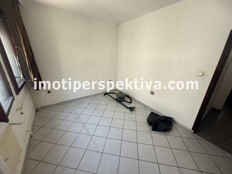 реф.17863 Среден етаж, отлична локация-Здравна каса!