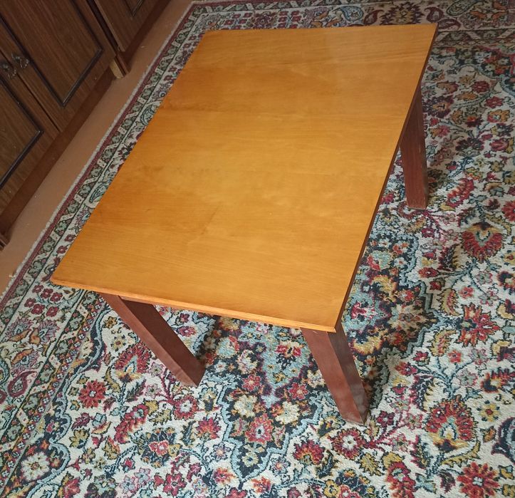 Продам стол, для дома, подарки, для кухни.