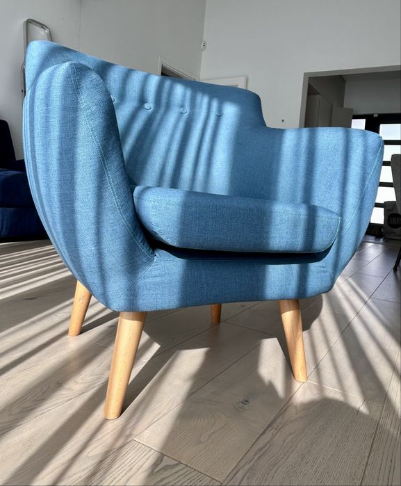 Fotoliu tesatura albastra, picioare lemn