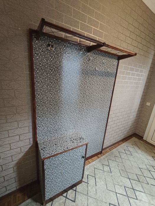 Продам прихожую.