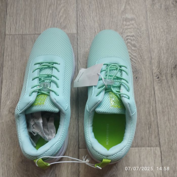 Нови дамски маратонки Reserved