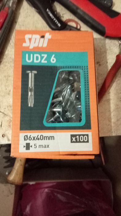 Holsuruburi de lemn la 20lei cutia firma fischer reca