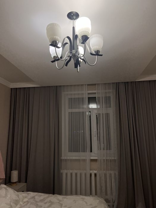 Продам люстру