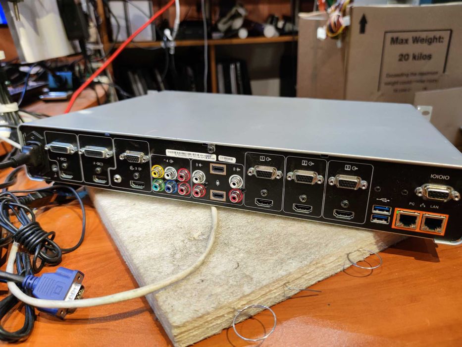 Polycom RealPresence Group 700 Type P002 Video Conferencing System