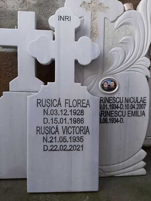 Super reducere cruci din marmură ieftine