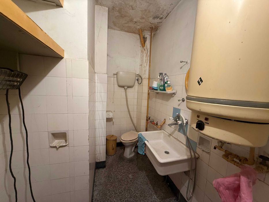 Продава се Тристаен апартамент в Габрово, Център - 93 кв.м за 878 €/кв.м - Снимка #9