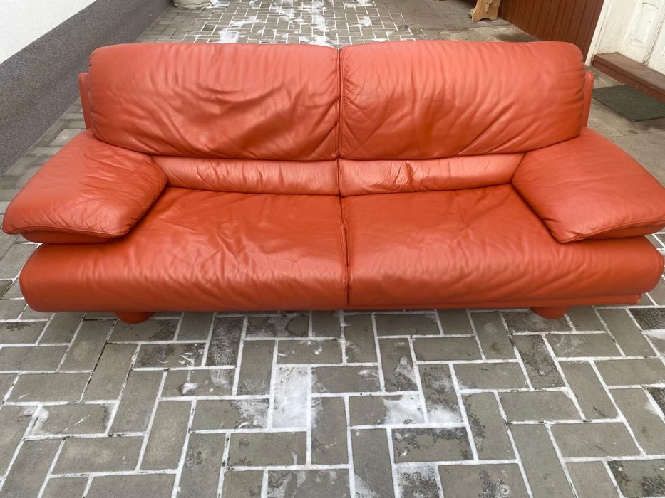 Canapea cărămizie din piele naturală stare foarte bună
