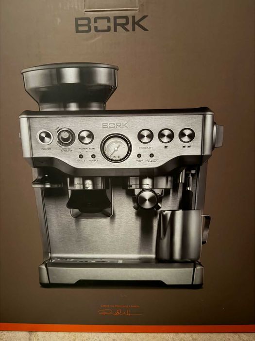 Кофемашина Bork C 804