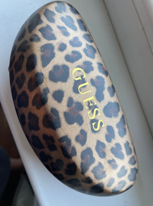 Guess - дамски слънчеви очила