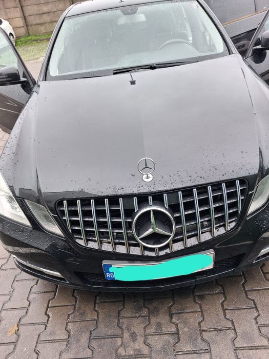 Vând mercedes e class