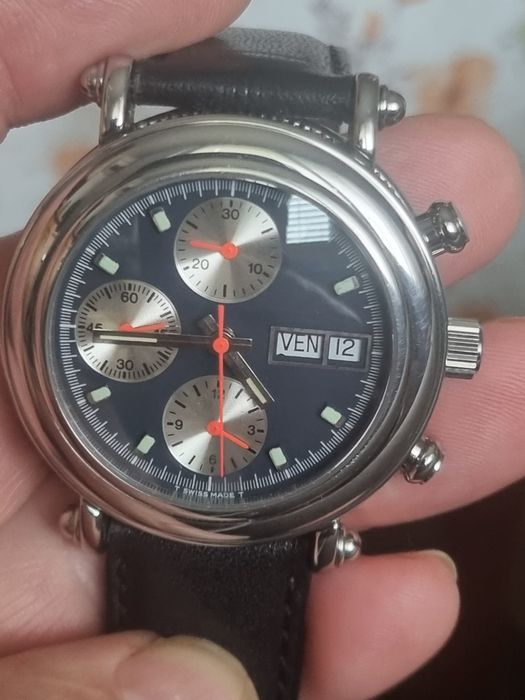 Продавам часовници работят перфектно състояние като нови