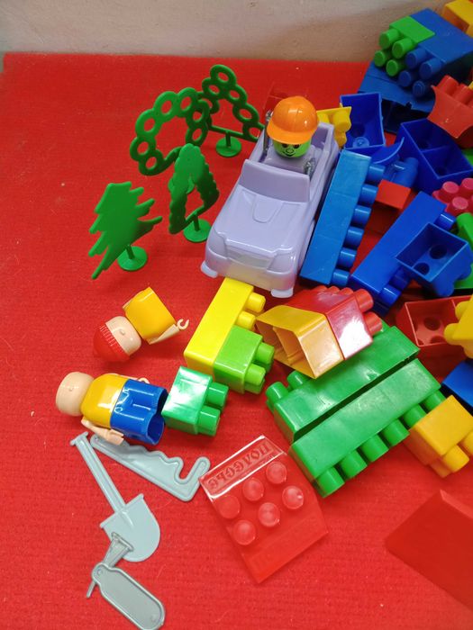 Много разных конструкторов