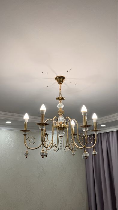 Продам люстры отличные