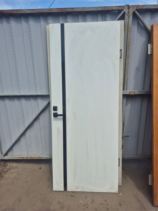 Продам двери деревянные