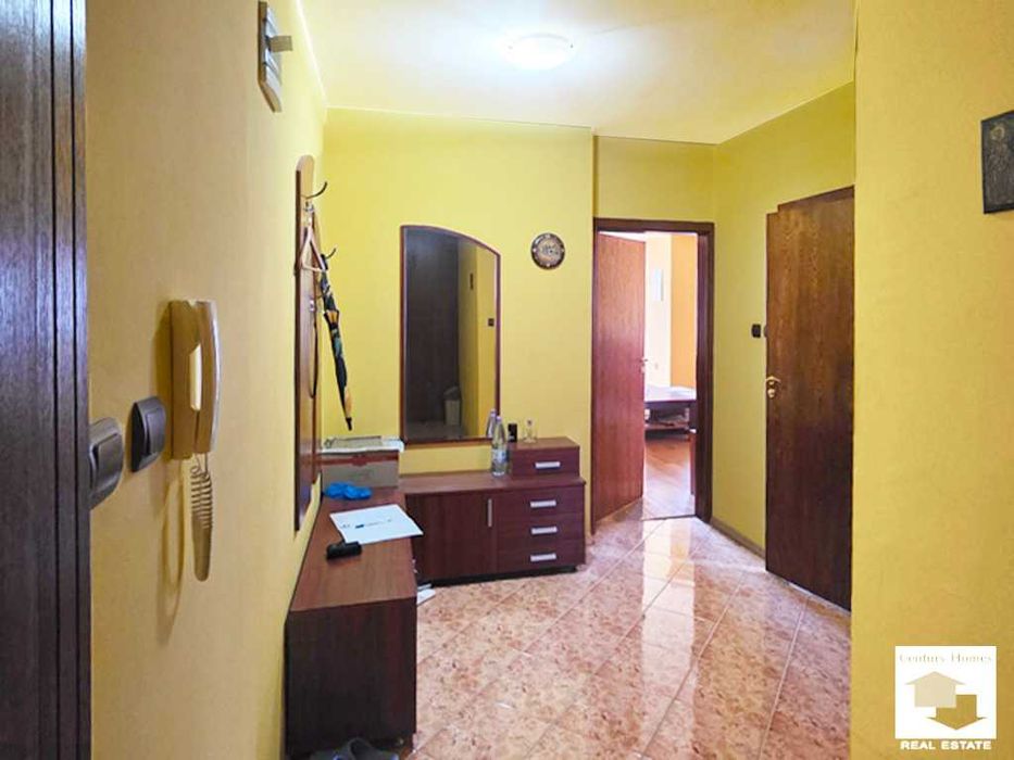 104993 Просторен тристаен апартамент до ОУ Емилиян Станев, В. Търново