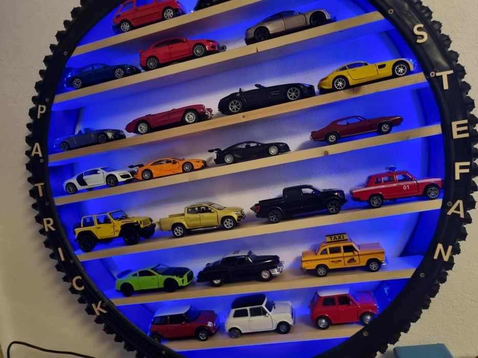 Suport pentru mașinuțe din cauciuc