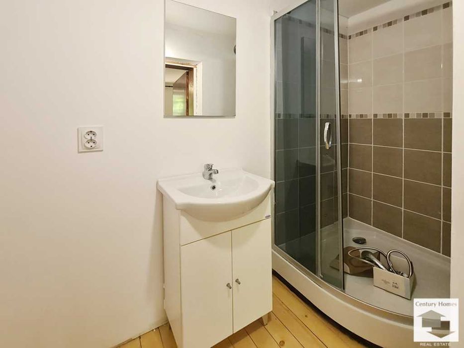 170282 Двуетажна къща с басейн и просторен двор в с. Ритя