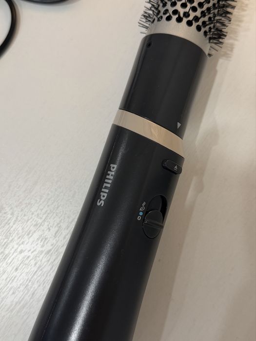 Фен-щетка Philips BHA301/00