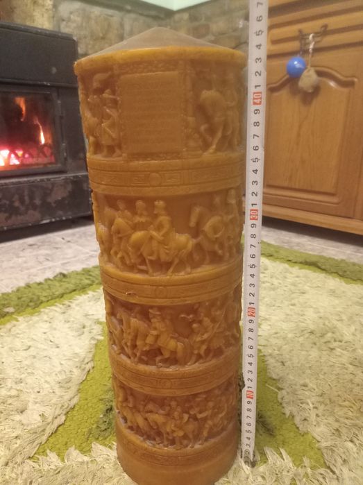 Огромна масивна свещ