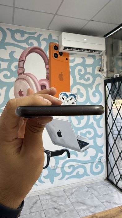 iPhone 11