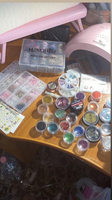 Produse de unghii si nail art