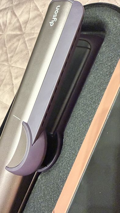 Dyson Airstrait Jasper Plum- limited edition colour