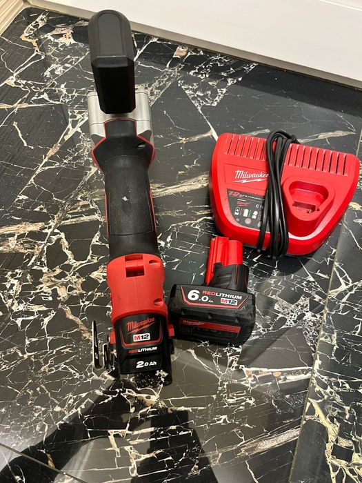 Vând pistol popnituri milwaukee