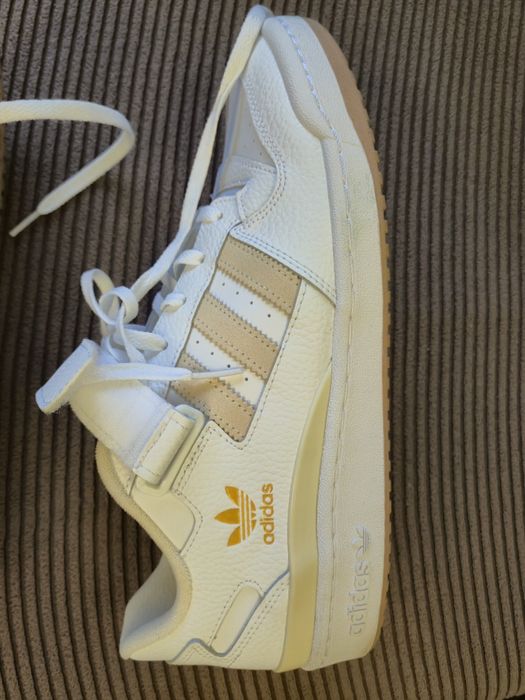 Маратонки-Адидас