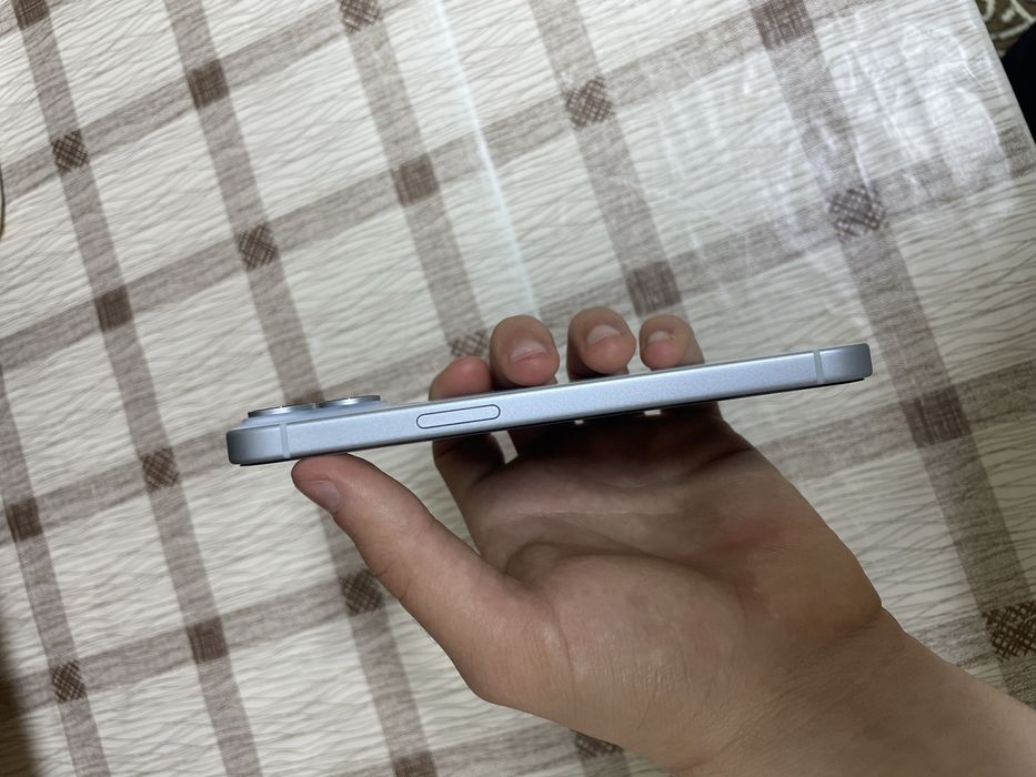 Айфон 15 на гарантии