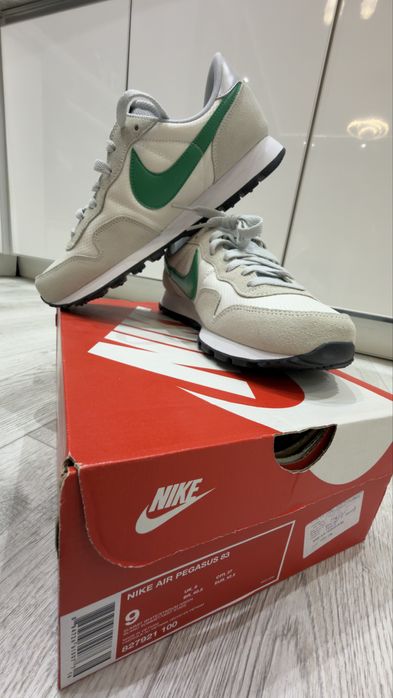 NIKE AIR  Pegasus 83