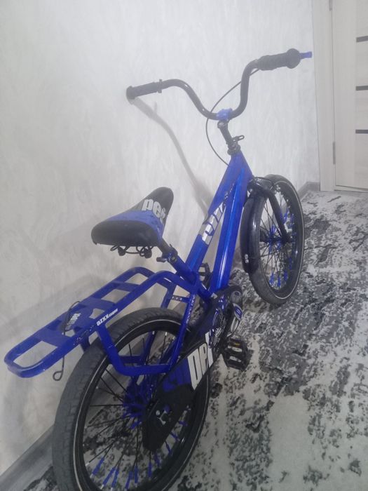 Velik sotiladi. Xolati alo kop uchilmagan. Rangi kok narxi 400 000