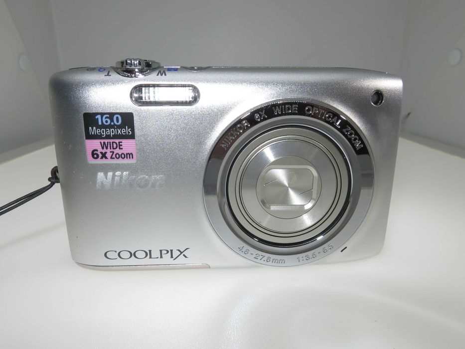 Nikon Coolpix S2700 ултра тънък компактен фотоапарат, дигитална цифрова камера като НОВА - 16 мегапискела, 6х оптичен зум, тествана и работи отлично