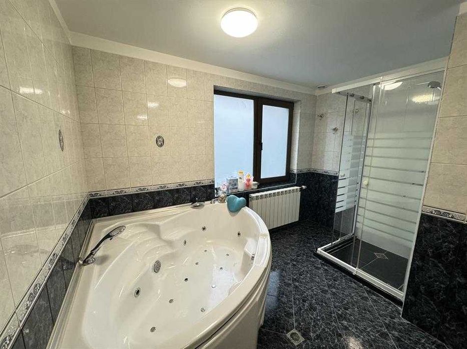 Дава се под наем Къща в Габрово, Център - 220 кв.м за 765 € - Снимка #7
