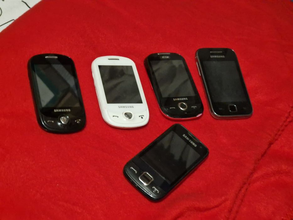 Telefon cu touchscreen perfect funcțional