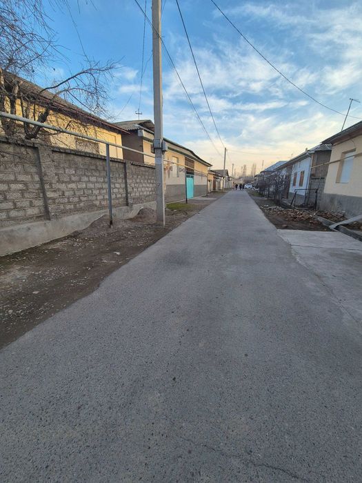 Янгибозорга яқин жойда  8.3 сотиқ уй сотилади. Банк орқали ипотекаям