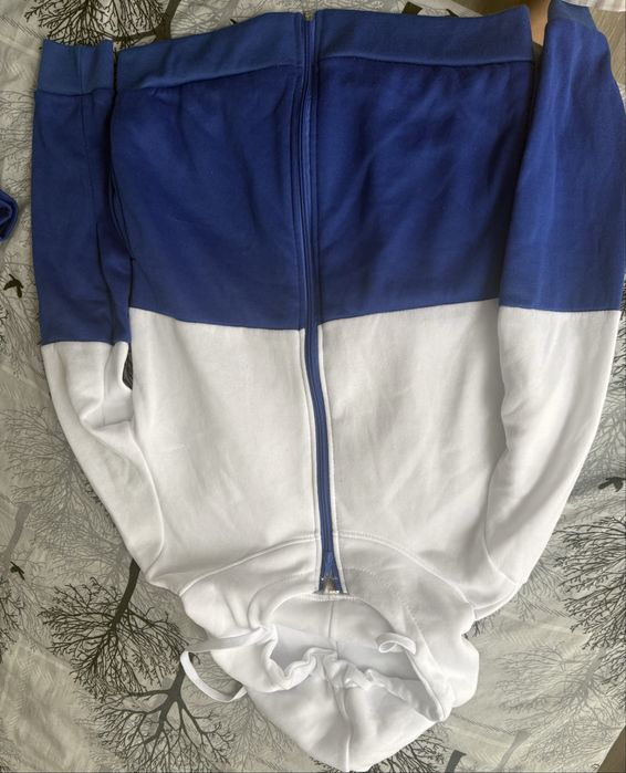 Продам спорт костюм новый