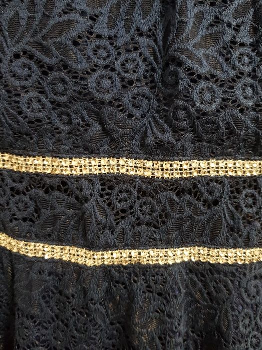 Дантелена тъмносиня рокля